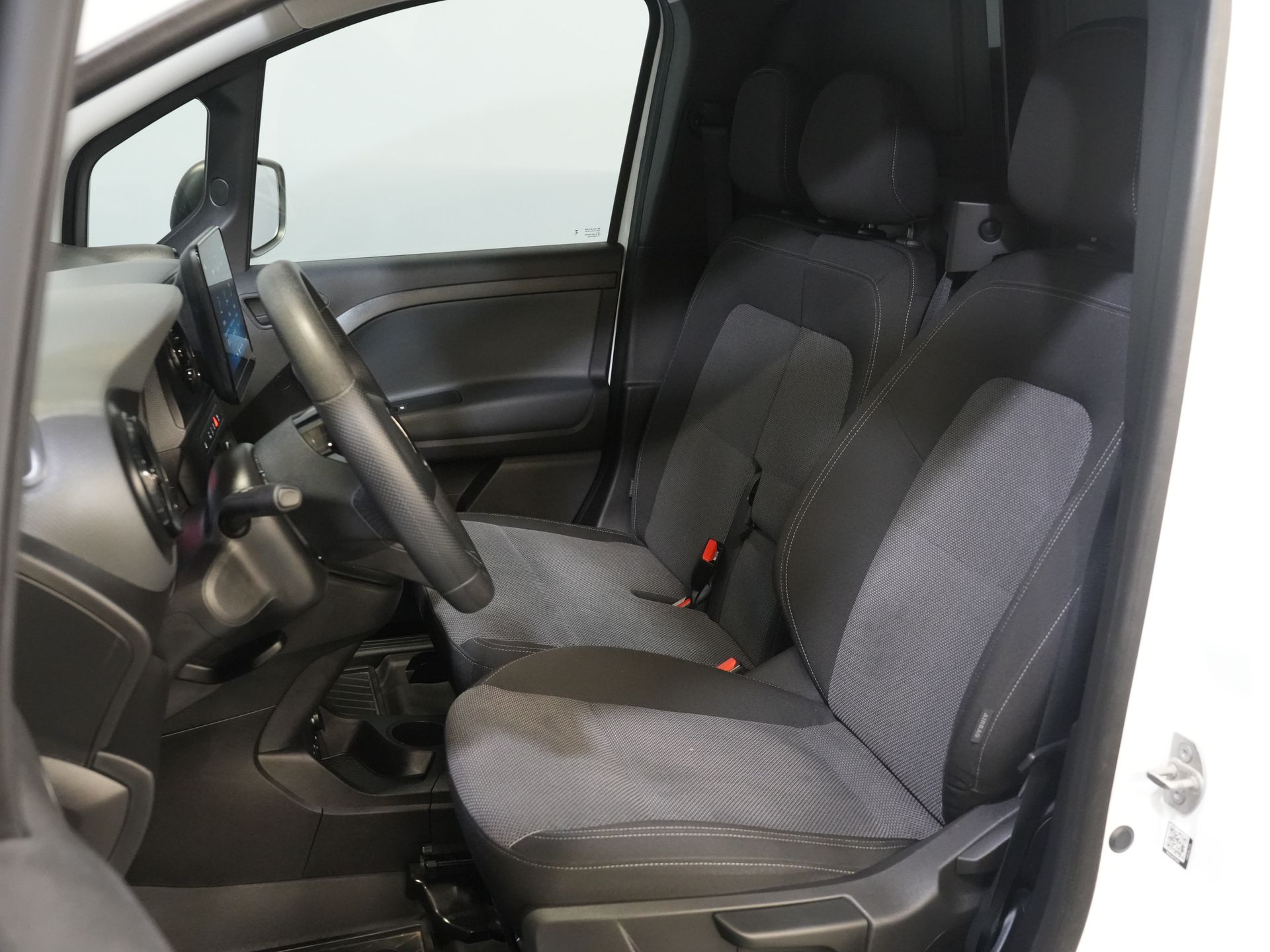 Mercedes-Benz Citan Van 110 CDI Aut. L2 3пер./ Сидіння з електроприводом/ Автомагнітола/ Камера/ ЦЗ/ Круїз/ Фаркоп/ Кондиціонер