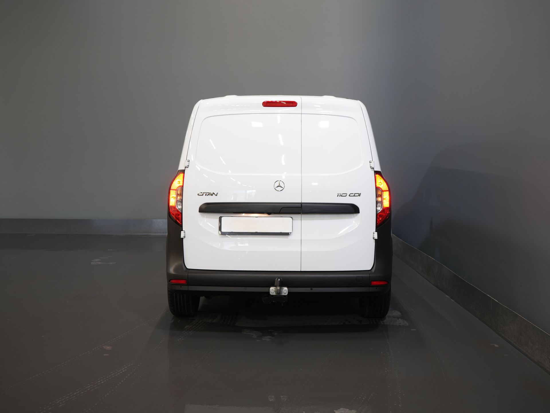 Mercedes-Benz Citan Van 110 CDI Aut. L2 3пер./ Сидіння з електроприводом/ Автомагнітола/ Камера/ ЦЗ/ Круїз/ Фаркоп/ Кондиціонер