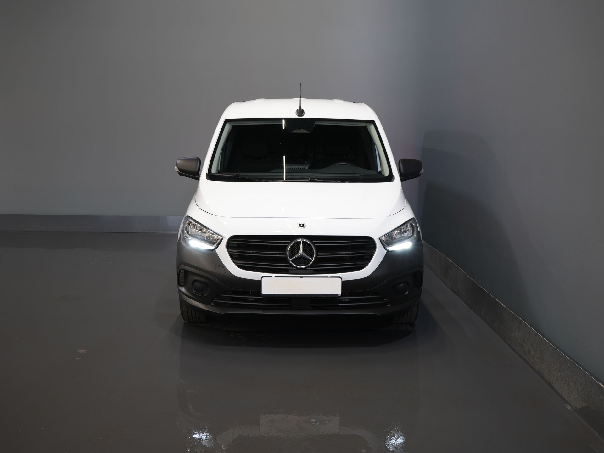 Mercedes-Benz Citan Van 110 CDI Aut. L2 3пер./ Сидіння з електроприводом/ Автомагнітола/ Камера/ ЦЗ/ Круїз/ Фаркоп/ Кондиціонер