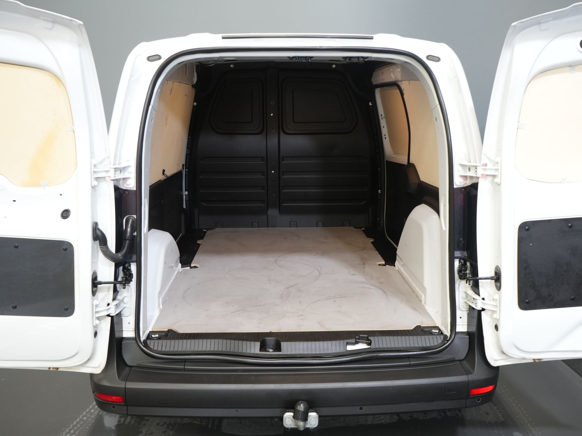 Mercedes-Benz Citan Van 110 CDI Aut. L2 3пер./ Сидіння з електроприводом/ Автомагнітола/ Камера/ ЦЗ/ Круїз/ Фаркоп/ Кондиціонер