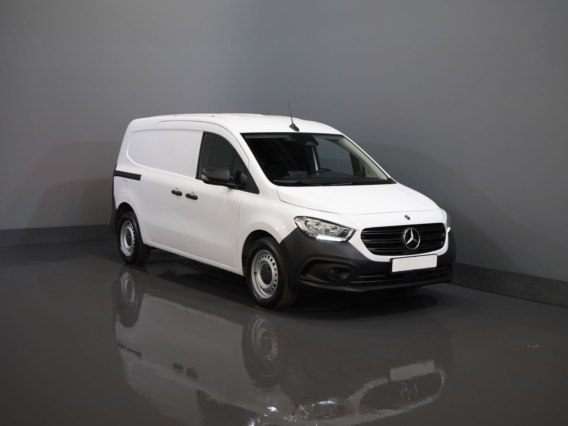 Mercedes-Benz Citan Van 110 CDI Aut. L2 3пер./ Сидіння з електроприводом/ Автомагнітола/ Камера/ ЦЗ/ Круїз/ Фаркоп/ Кондиціонер
