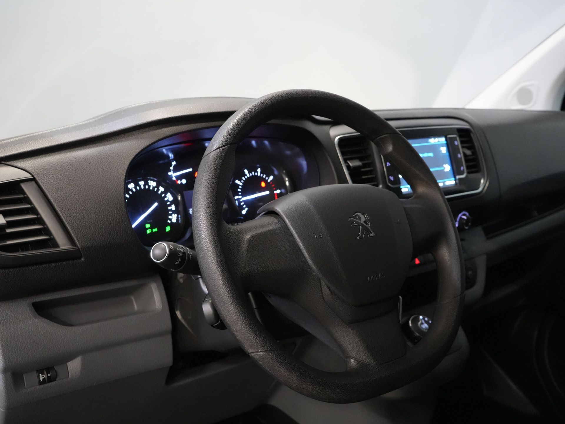 Peugeot Expert Van 2.0 HDI 125 к.с. Aut DC Double Cab Navi/ камера/ круїз/ кондиціонер/ буксирний гак /PDC / Carplay