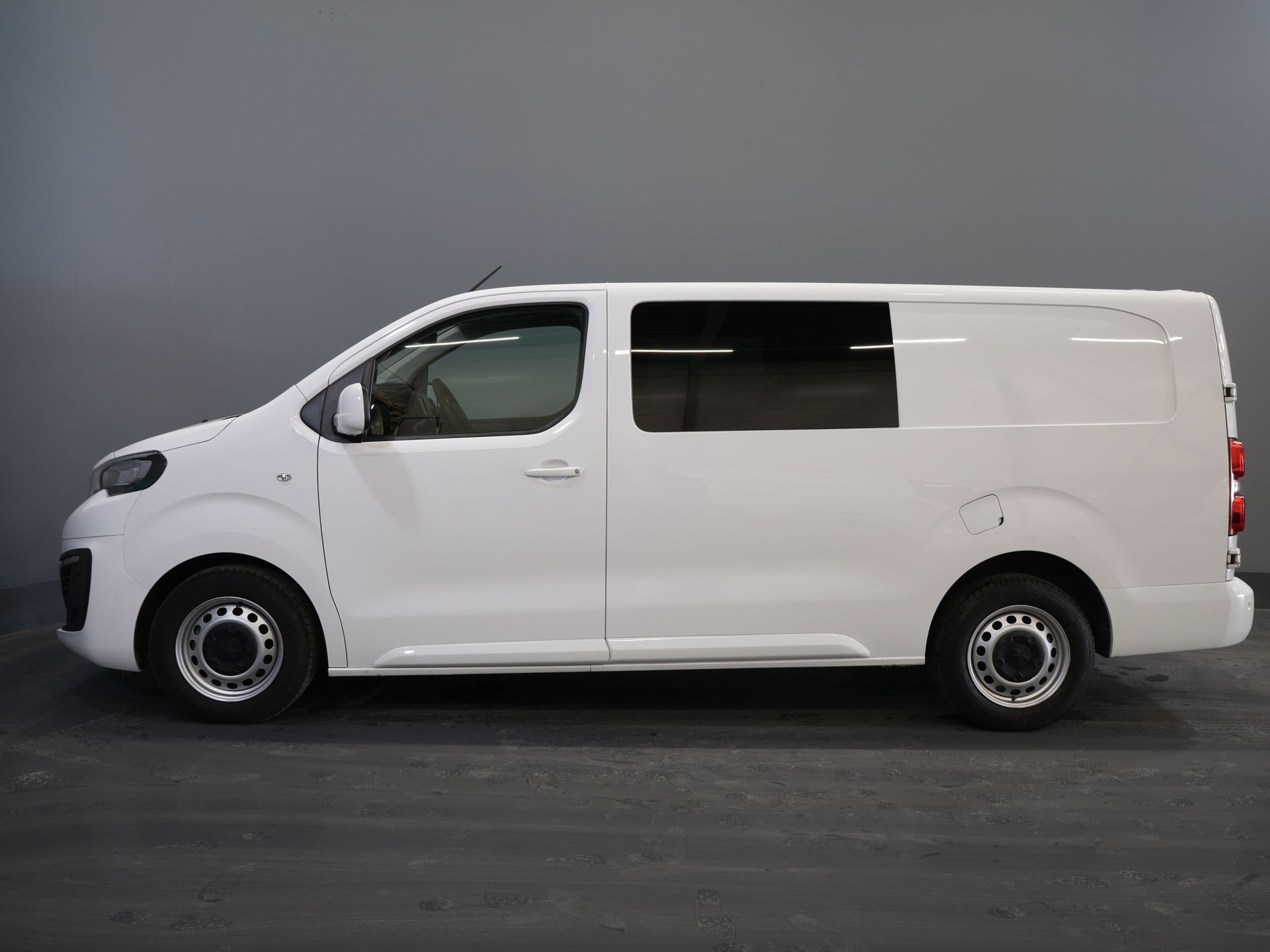 Peugeot Expert Van 2.0 HDI 125 к.с. Aut DC Double Cab Navi/ камера/ круїз/ кондиціонер/ буксирний гак /PDC / Carplay