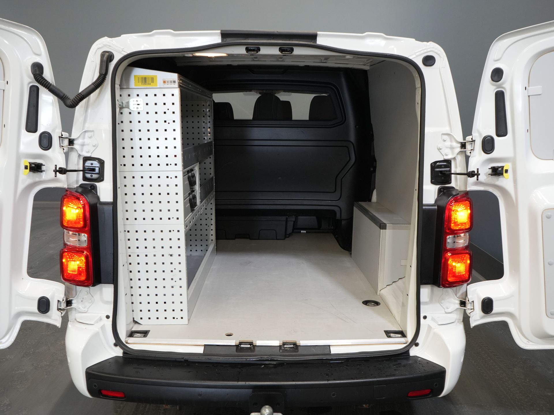 Peugeot Expert Van 2.0 HDI 125 к.с. Aut DC Double Cab Navi/ камера/ круїз/ кондиціонер/ буксирний гак /PDC / Carplay
