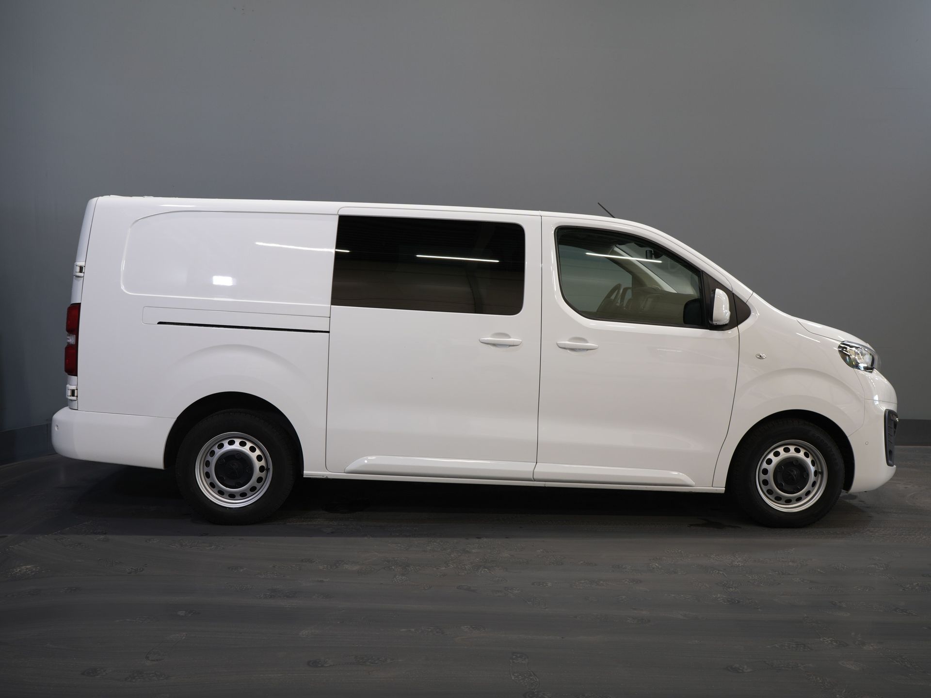 Peugeot Expert Van 2.0 HDI 125 к.с. Aut DC Double Cab Navi/ камера/ круїз/ кондиціонер/ буксирний гак /PDC / Carplay