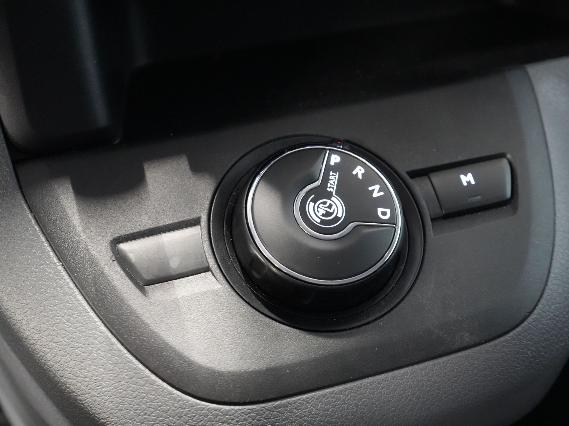 Peugeot Expert Van 2.0 HDI 125 к.с. Aut DC Double Cab Navi/ камера/ круїз/ кондиціонер/ буксирний гак /PDC / Carplay