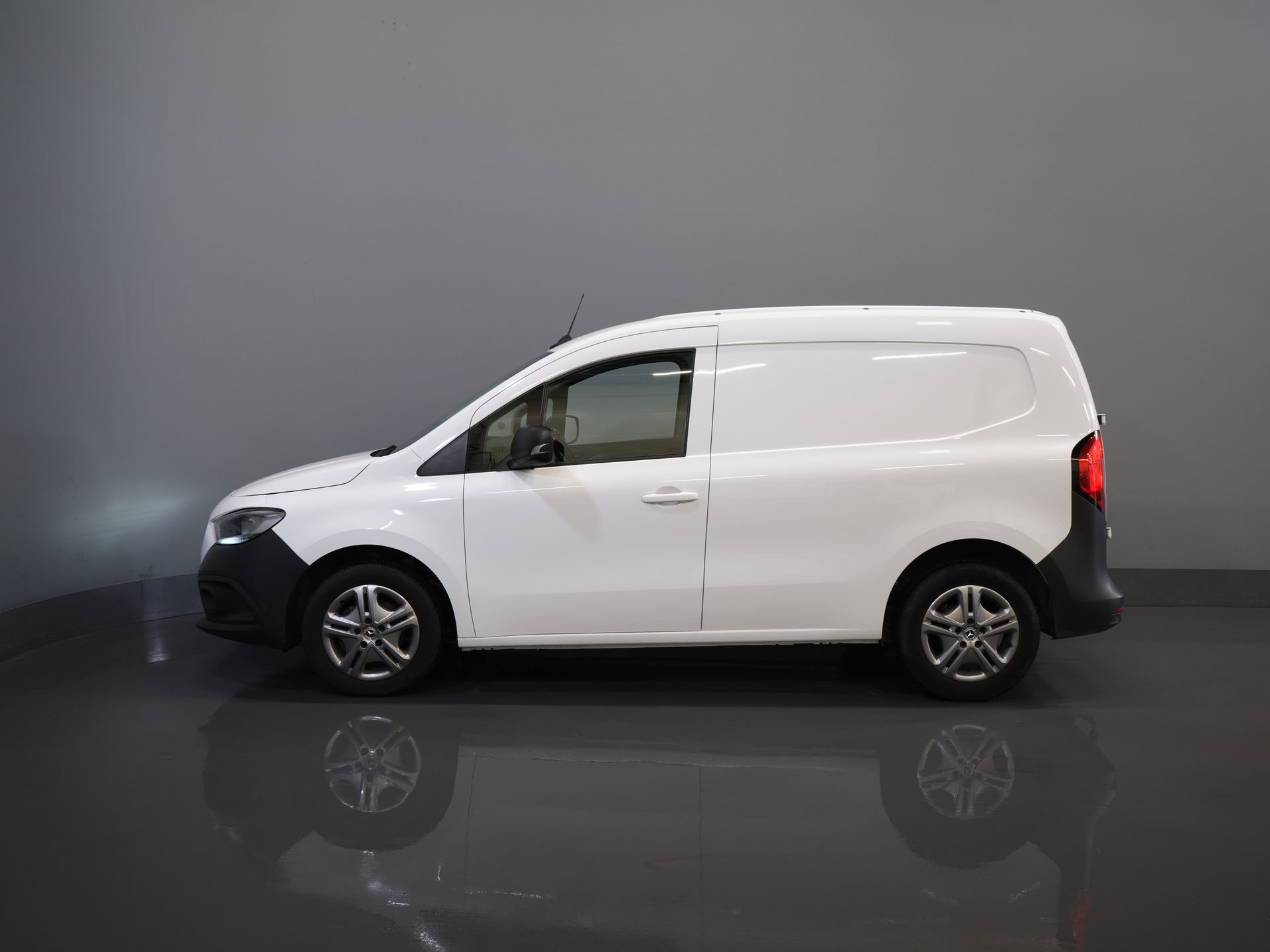 Mercedes-Benz Citan Bestelbus 110 CDI 3 Pers./ Carplay/ Stoelverw./ PDC/ Cruise/ Airco/ Trekhaak