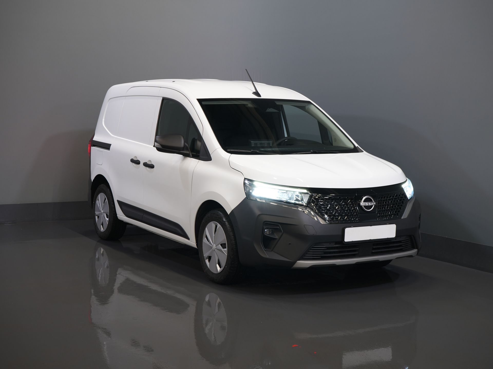Nissan Townstar Van 45 kWh 285 km WLTP Încărcător rapid/ Climă/ Carplay/ Cameră/ PDC/ Cârlig de remorcare