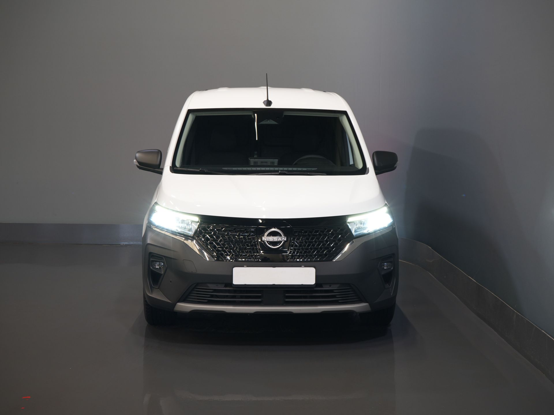 Nissan Townstar Van 45 kWh 285 km WLTP Încărcător rapid/ Climă/ Carplay/ Cameră/ PDC/ Cârlig de remorcare