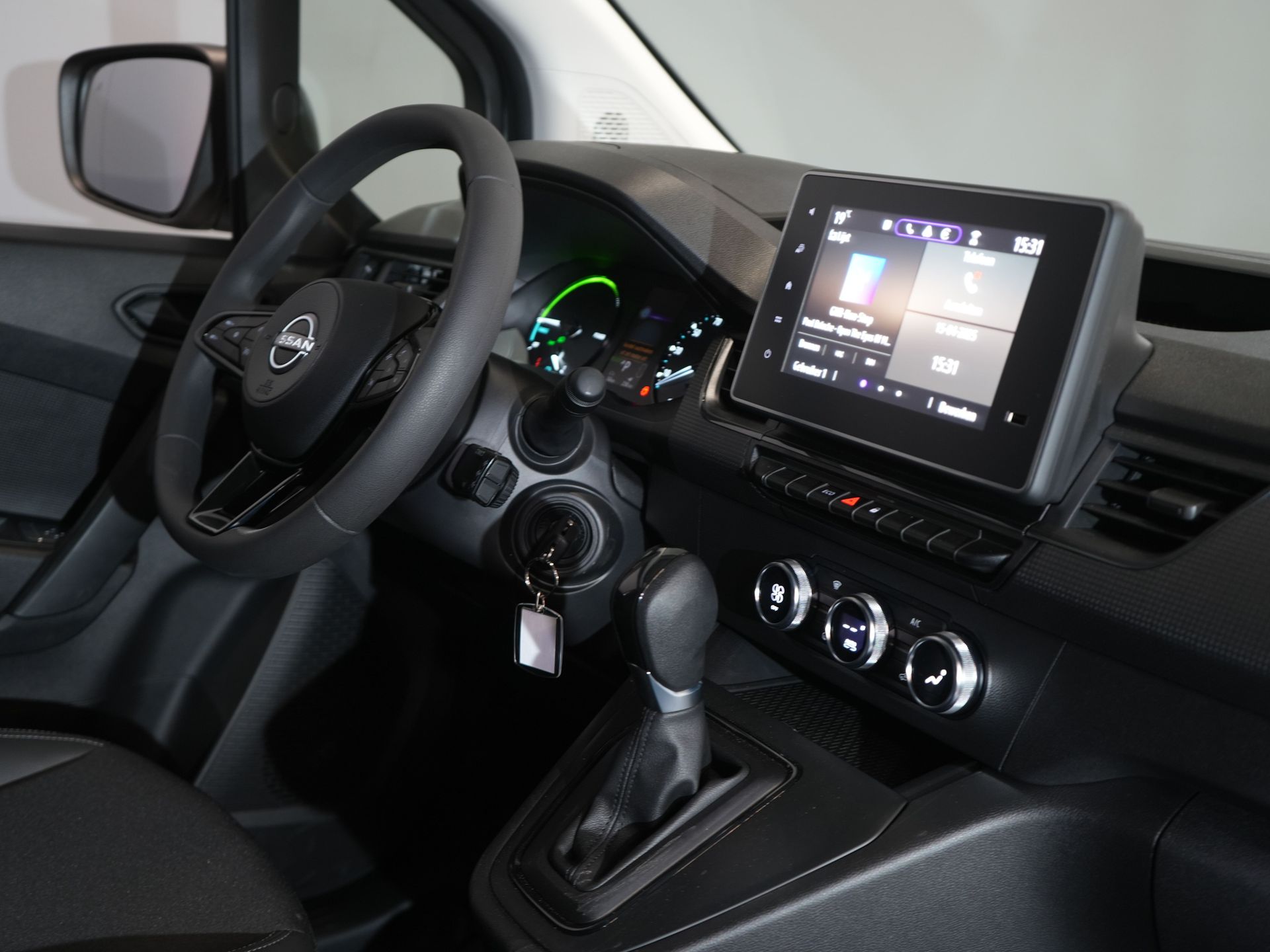 Nissan Townstar Van 45 kWh 285 km WLTP Încărcător rapid/ Climă/ Carplay/ Cameră/ PDC/ Cârlig de remorcare