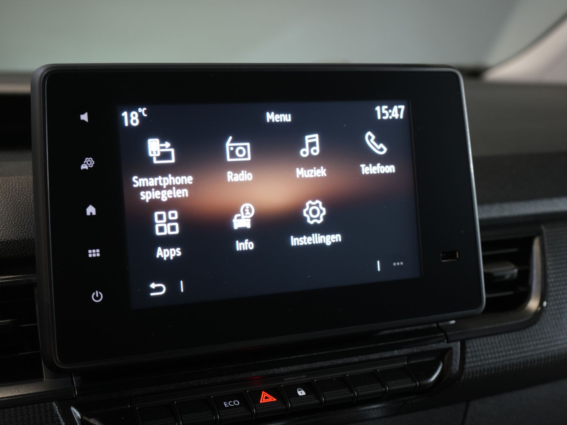 Nissan Townstar Van 45 kWh 285 km WLTP Încărcător rapid/ Climă/ Carplay/ Cameră/ PDC/ Cârlig de remorcare