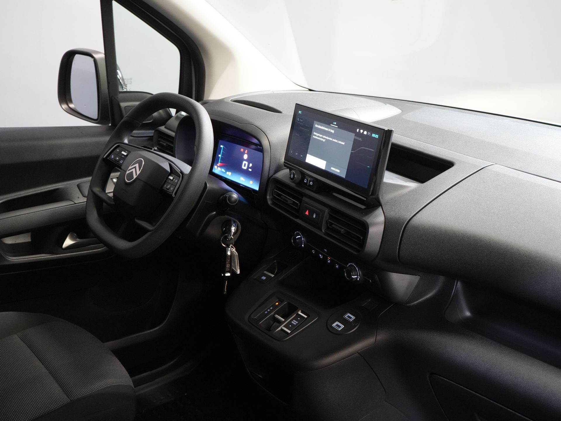 Peugeot e-Partner Bestelbus (Citroën ë-Berlingo) 50 kWh 345 km WLTP L2 Carplay/ Snellader/ 3Pers./ Airco/ Navi/ Camera/ Cruise/ PDC