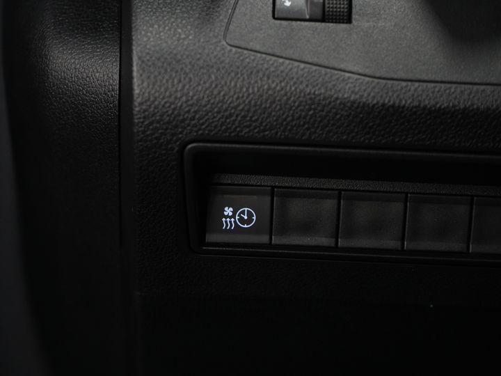 Peugeot e-Partner Bestelbus (Citroën ë-Berlingo) 50 kWh 345 km WLTP L2 Carplay/ Snellader/ 3Pers./ Airco/ Navi/ Camera/ Cruise/ PDC