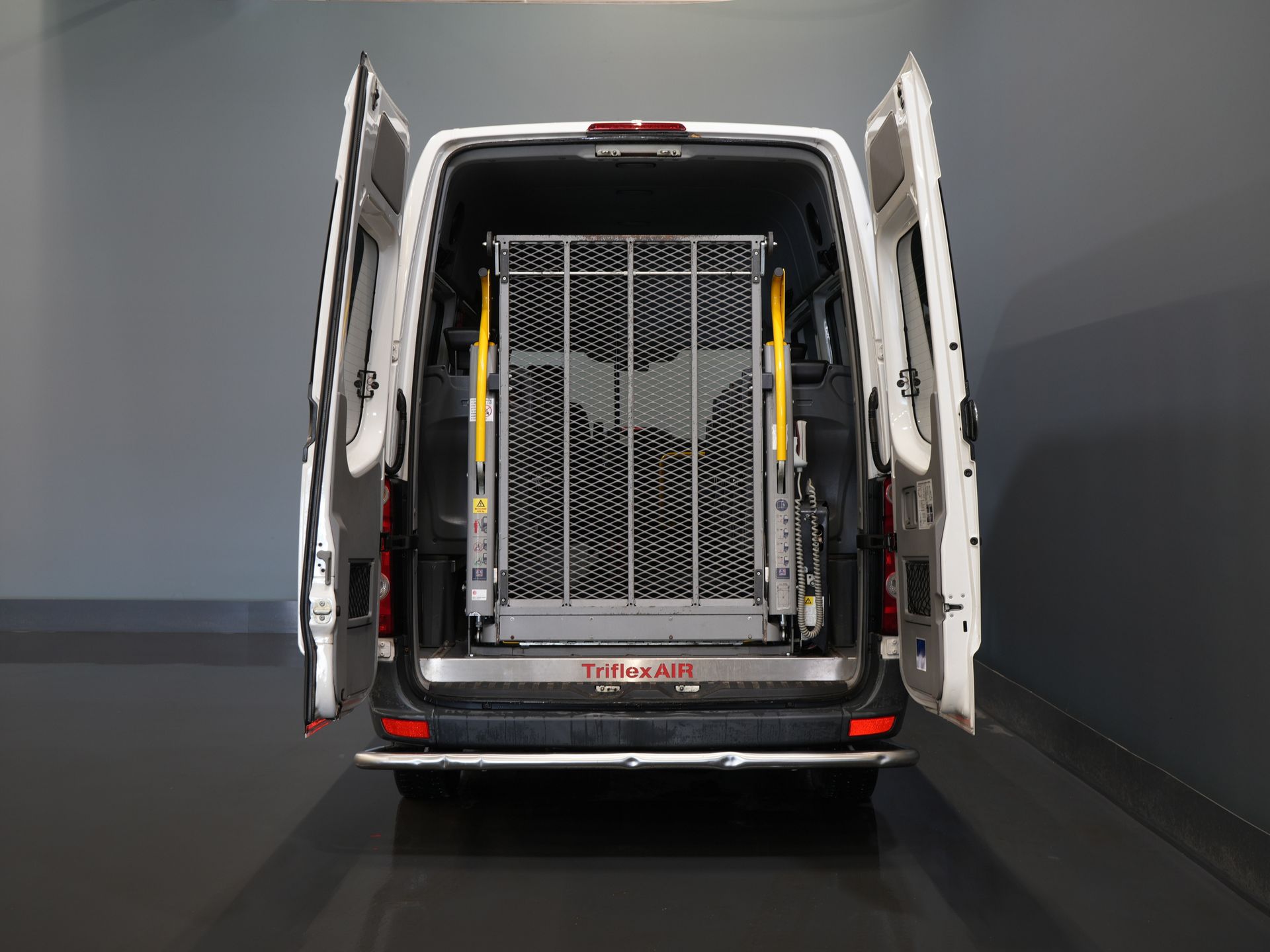 Volkswagen Crafter Personentransport 35 2.0 TDI L2H2 EXPORT Combi/ 9 Personen/ Combi/ 9P/ Sidebar/ Rearbar/ Cruise/ Airco/ Rollstuhllift