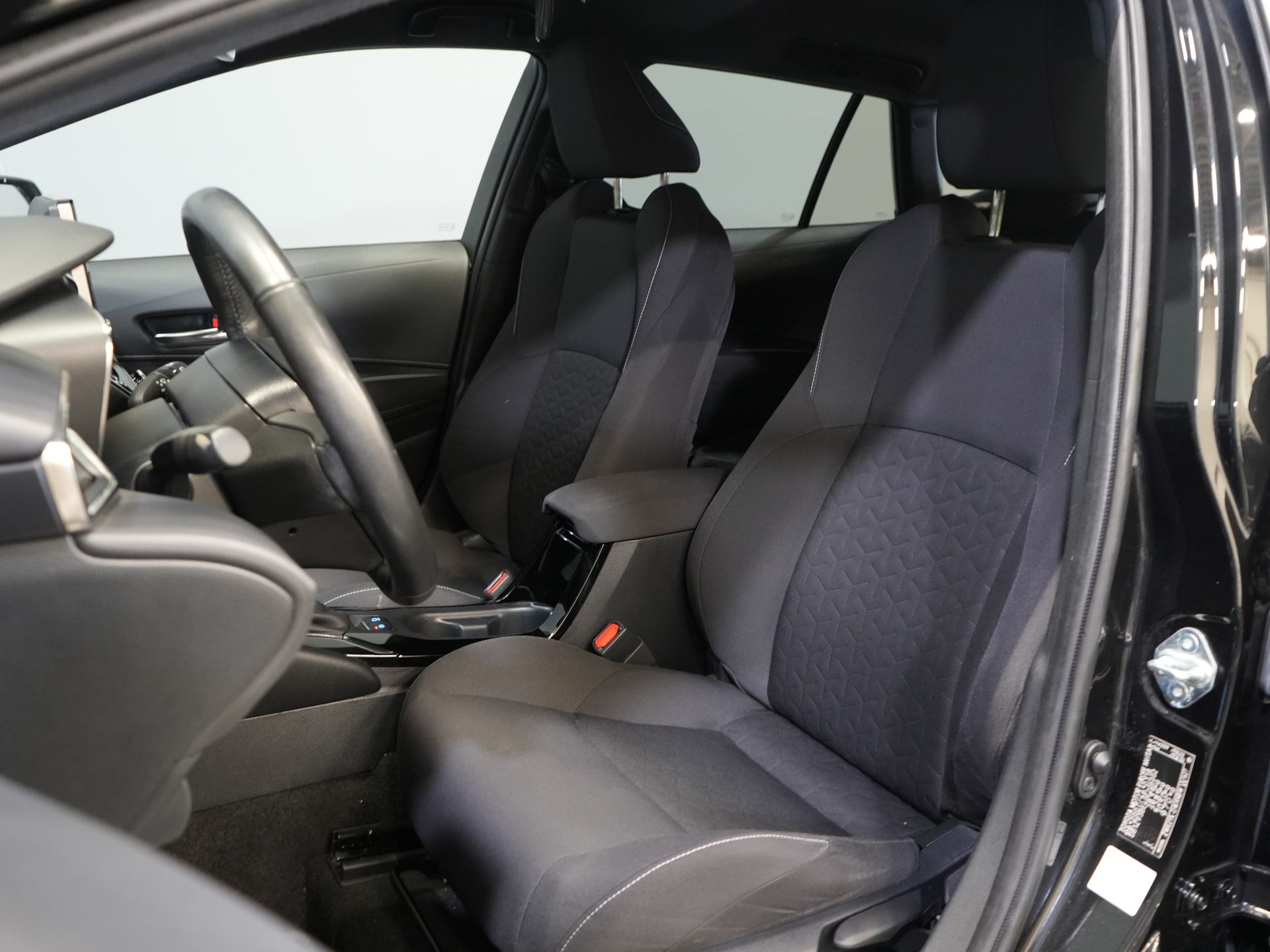 Toyota Corolla Touring Sport Stationwagon 1.8 LED/ Virtual Cockpit/ Adapt.Cruise/ Seatverw./ Steeringverw./ Camera/ PDC/ Climate/ 17