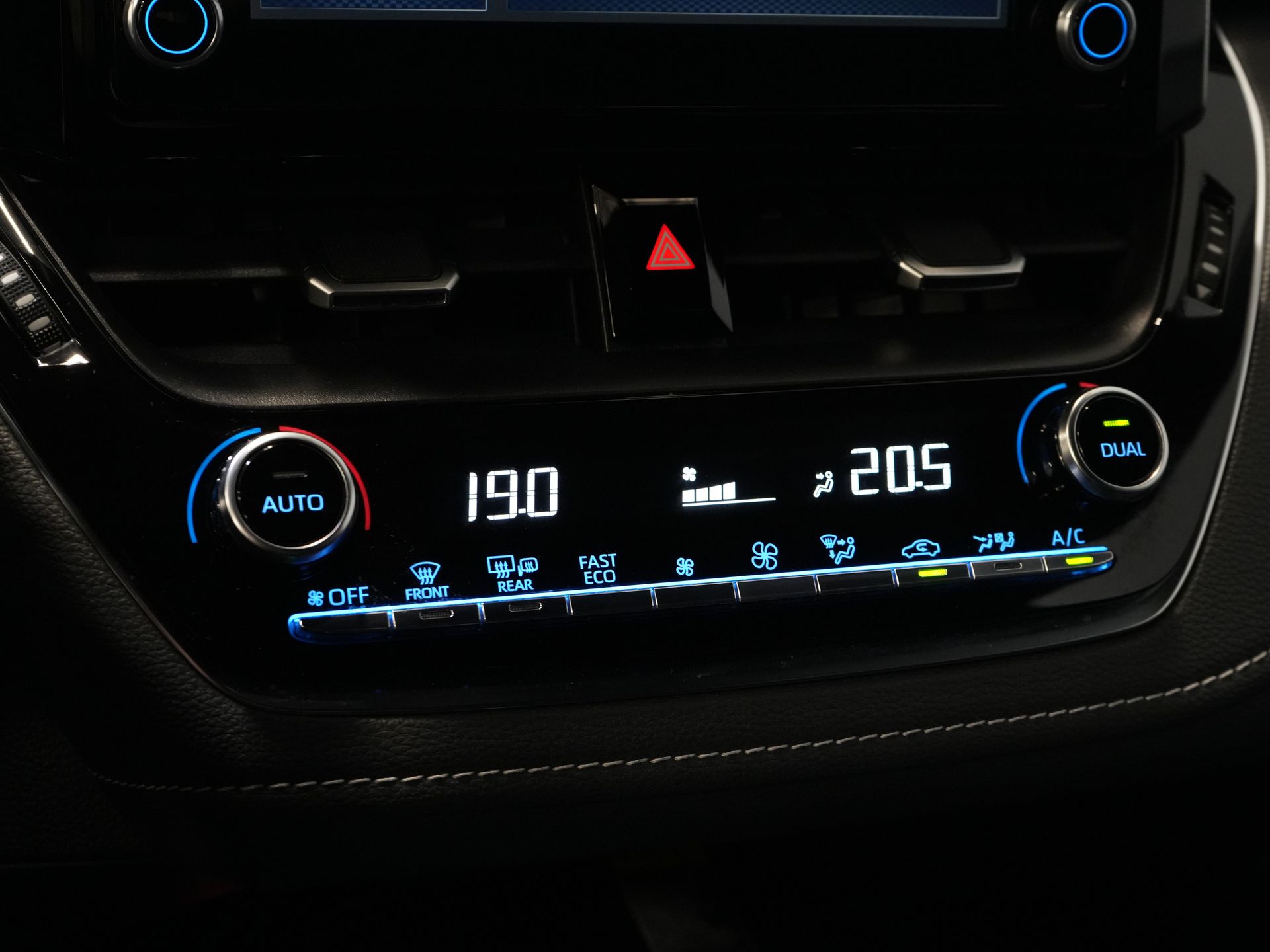 Toyota Corolla Touring Sport Stationwagon 1.8 LED/ Virtual Cockpit/ Adapt.Cruise/ Seatverw./ Steeringverw./ Camera/ PDC/ Climate/ 17