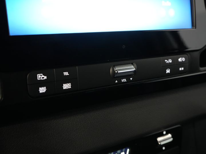 Mercedes-Benz Sprinter Furgoneta 317 CDI Aut. L2H2 LED/ Asiento calefactable/ Puertas de 270 g/ Calefacción en los asientos/ Navegador/ Cámara/ PDC/ Control de crucero