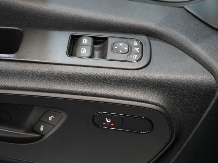Mercedes-Benz Sprinter Furgoneta 317 CDI Aut. L2H2 LED/ Asiento calefactable/ Puertas de 270 g/ Calefacción en los asientos/ Navegador/ Cámara/ PDC/ Control de crucero