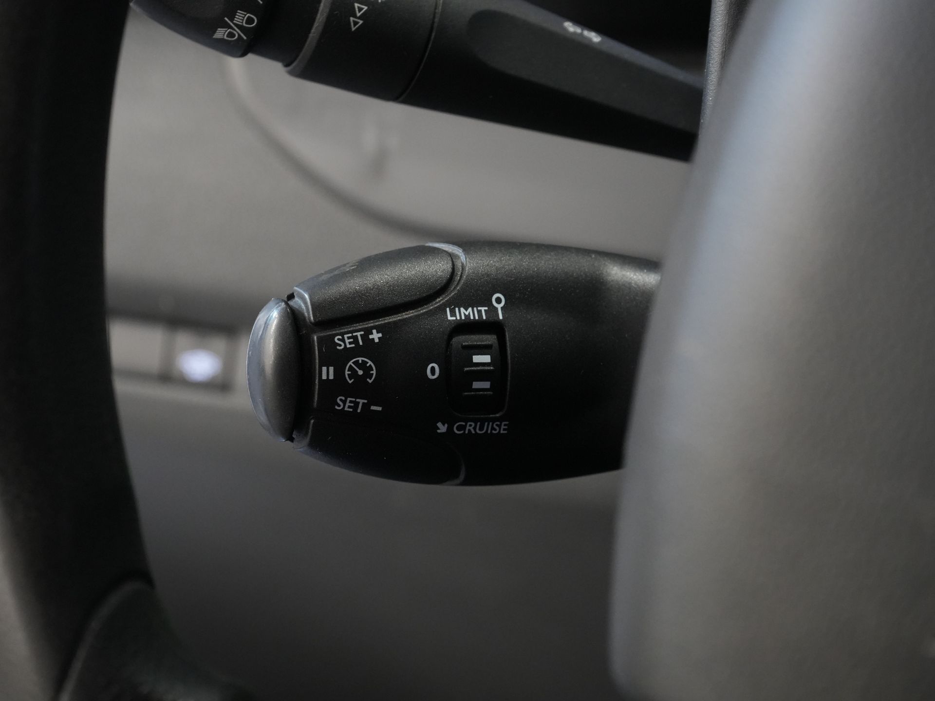 Citroën Jumpy Van 1.6 HDI L2 BPM GRATUIT ! Galerie de toit/ Alarme III/ Croisière/ Barre de remorquage/ PDC/ Airco