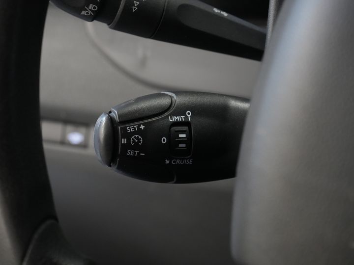 Citroën Jumpy Van 1.6 HDI L2 BPM GRATUIT ! Galerie de toit/ Alarme III/ Croisière/ Barre de remorquage/ PDC/ Airco
