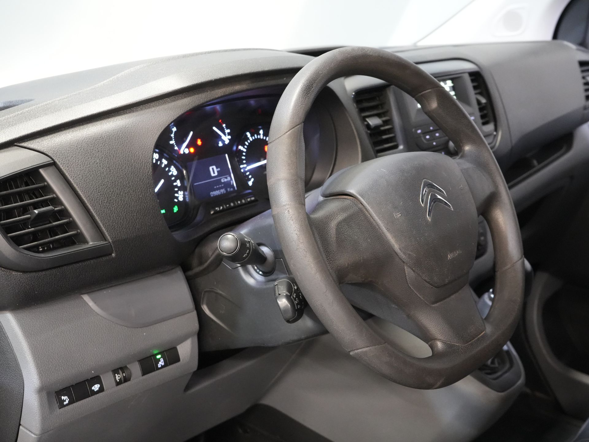 Citroën Jumpy Van 1.6 HDI L2 BPM GRATUIT ! Galerie de toit/ Alarme III/ Croisière/ Barre de remorquage/ PDC/ Airco