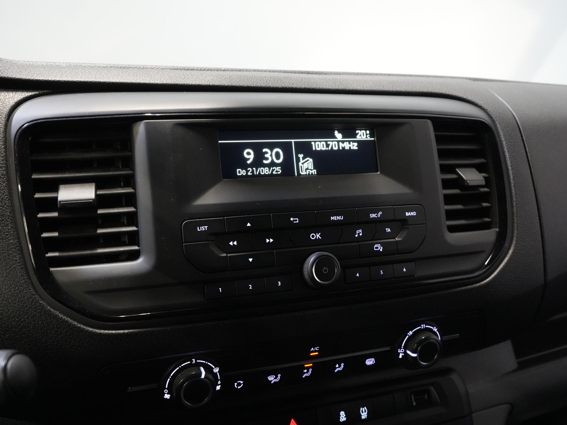 Citroën Jumpy Van 1.6 HDI L2 BPM GRATUIT ! Galerie de toit/ Alarme III/ Croisière/ Barre de remorquage/ PDC/ Airco