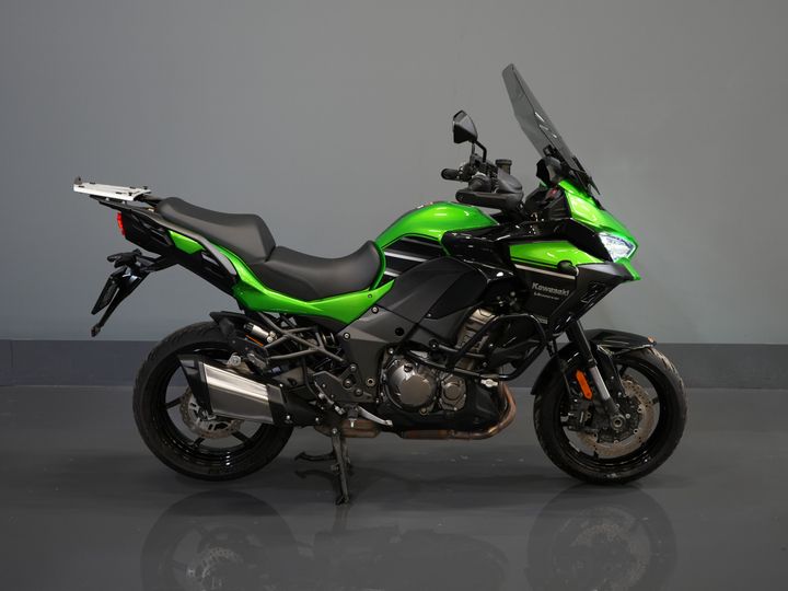 Kawasaki  Sport/tour Versys 1000 Tourer BTW motor (ex BTW €9.900,-) Cruise/ ABS/ Koffers/ Valbeugels/ Givi