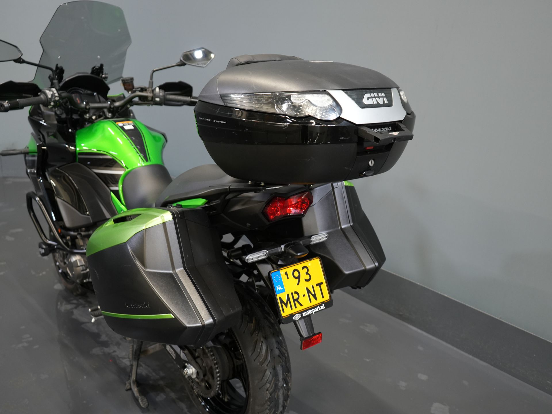 Kawasaki  Sport/tour Versys 1000 Tourer BTW motor (ex BTW €9.900,-) Cruise/ ABS/ Koffers/ Valbeugels/ Givi
