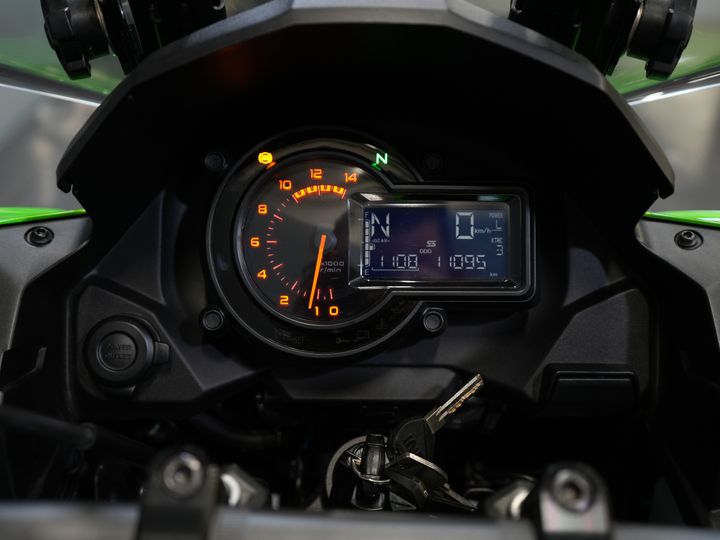 Kawasaki  Sport/tour Versys 1000 Tourer BTW motor (ex BTW €9.900,-) Cruise/ ABS/ Koffers/ Valbeugels/ Givi