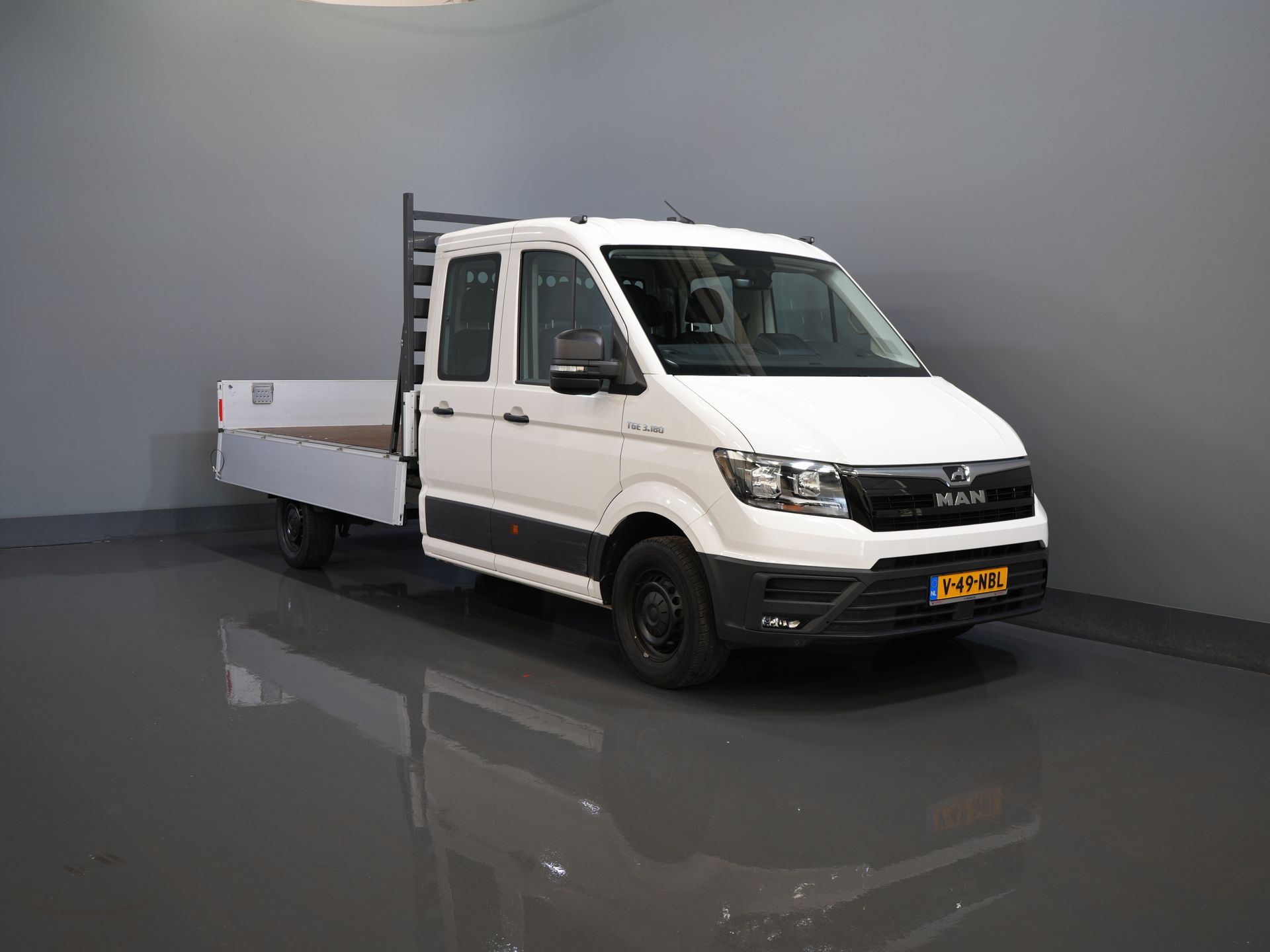 MAN TGE Open body 3.180 DSG Aut. DC Double Cab BPM FREE! Open cargo box 350x203/ 7 Pers./ Carplay/ Towbar/ Cruise/ 2.8t Towverm./ Airco/ Pick 
