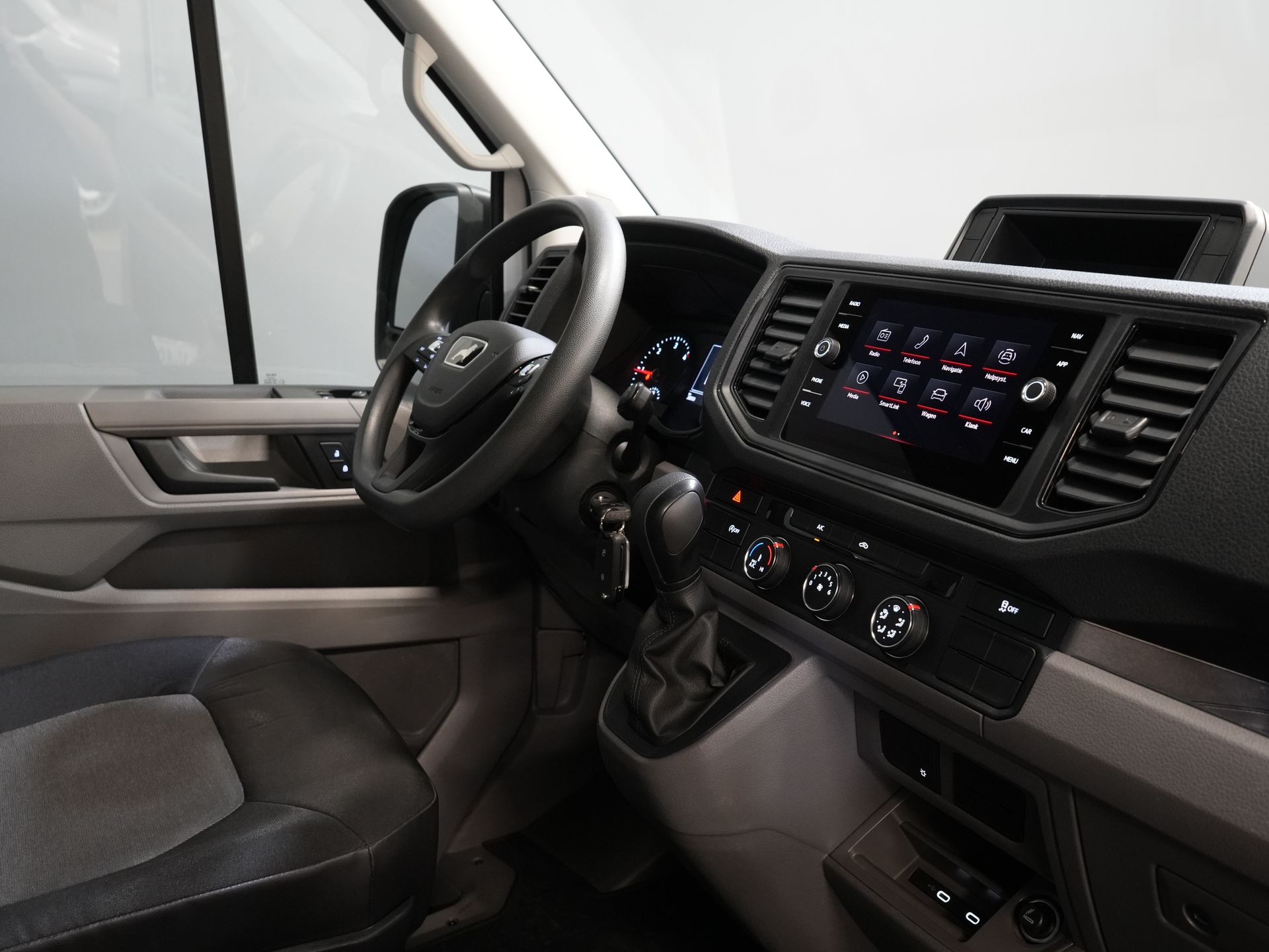 MAN TGE Open body 3.180 DSG Aut. DC Double Cab BPM FREE! Open cargo box 350x203/ 7 Pers./ Carplay/ Towbar/ Cruise/ 2.8t Towverm./ Airco/ Pick 