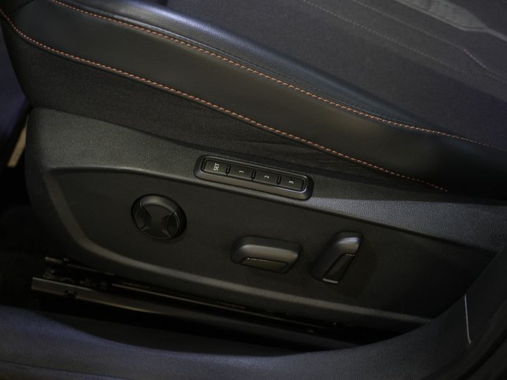 CUPRA Formentor SUV 1.4 e-Hybrid 245 CP VZ Performance Edition Pano/ Cârlig de remorcare electric/ Clapetă electrică/ Scaun cu memorie/ Matrix/ Adapt. Cruise/ Carplay/ Cameră/ St