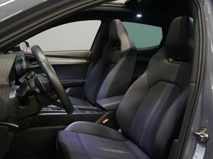 CUPRA Formentor SUV 1.4 e-Hybrid 245 CP VZ Performance Edition Pano/ Cârlig de remorcare electric/ Clapetă electrică/ Scaun cu memorie/ Matrix/ Adapt. Cruise/ Carplay/ Cameră/ St