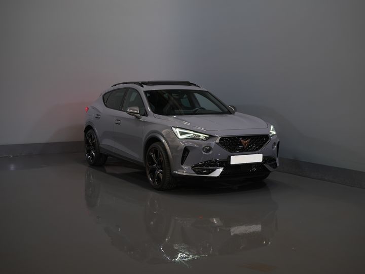 CUPRA Formentor SUV 1.4 e-Hybrid 245 CP VZ Performance Edition Pano/ Cârlig de remorcare electric/ Clapetă electrică/ Scaun cu memorie/ Matrix/ Adapt. Cruise/ Carplay/ Cameră/ St