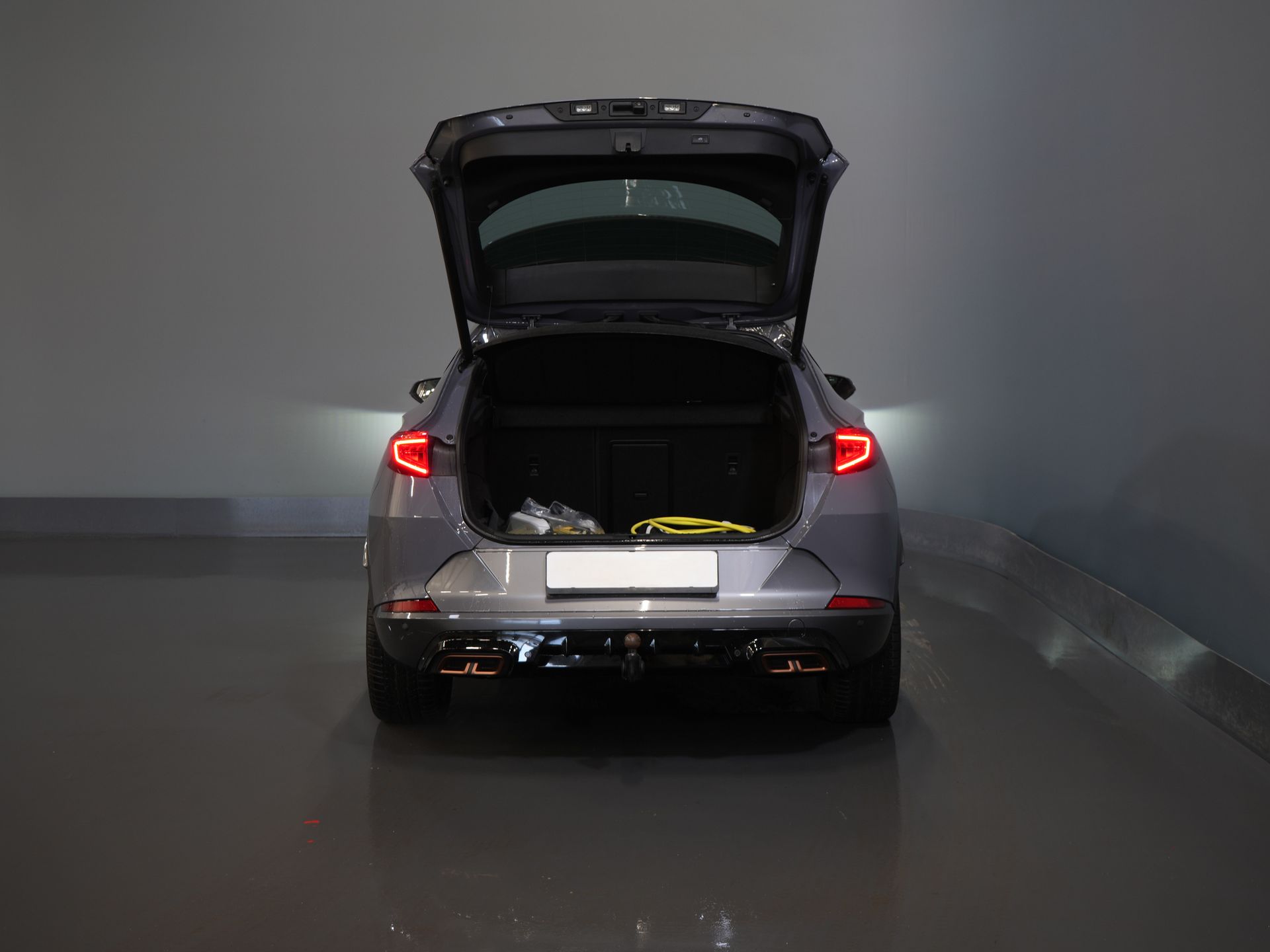 CUPRA Formentor SUV 1.4 e-Hybrid 245 CP VZ Performance Edition Pano/ Cârlig de remorcare electric/ Clapetă electrică/ Scaun cu memorie/ Matrix/ Adapt. Cruise/ Carplay/ Cameră/ St