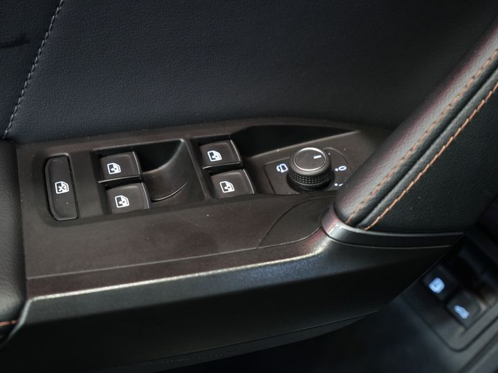 CUPRA Formentor SUV 1.4 e-Hybrid 245 CP VZ Performance Edition Pano/ Cârlig de remorcare electric/ Clapetă electrică/ Scaun cu memorie/ Matrix/ Adapt. Cruise/ Carplay/ Cameră/ St