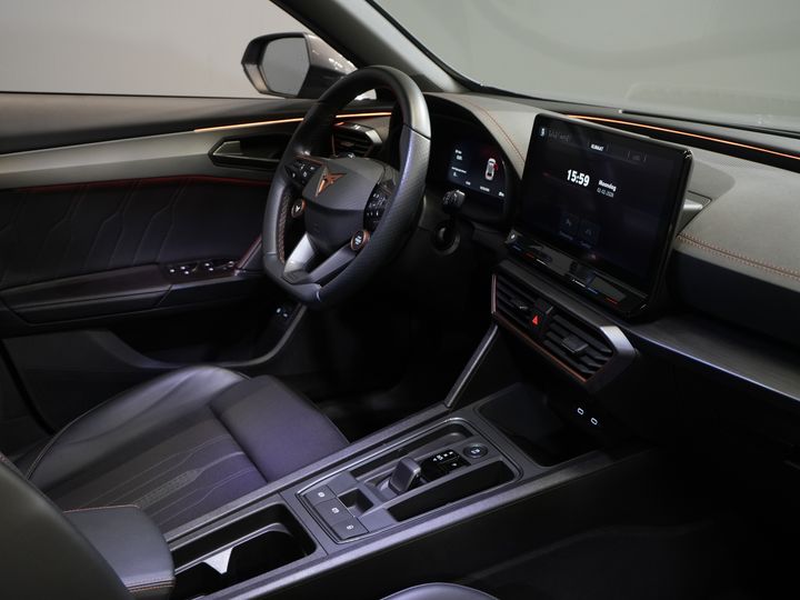 CUPRA Formentor SUV 1.4 e-Hybrid 245 CP VZ Performance Edition Pano/ Cârlig de remorcare electric/ Clapetă electrică/ Scaun cu memorie/ Matrix/ Adapt. Cruise/ Carplay/ Cameră/ St