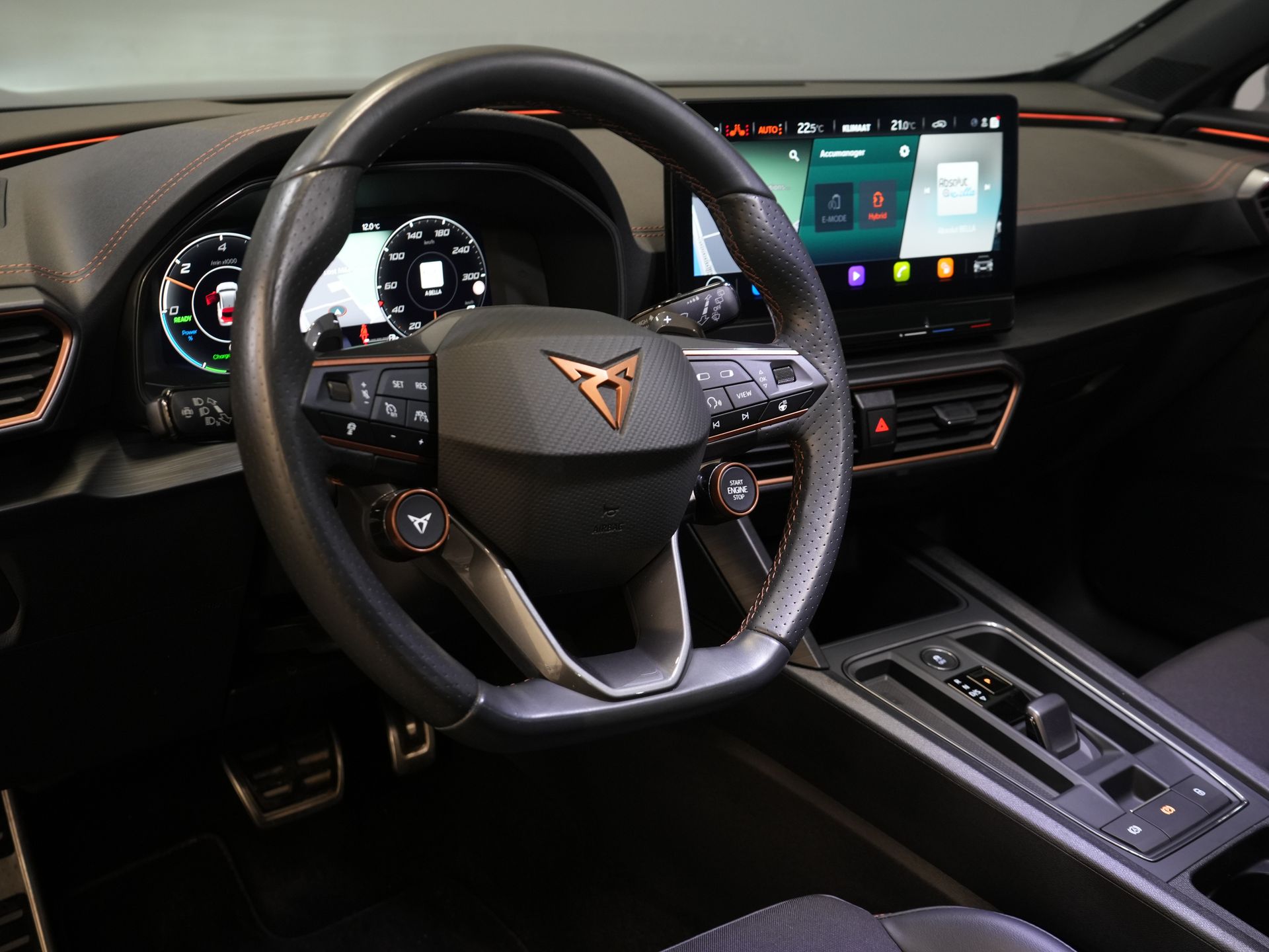 CUPRA Formentor SUV 1.4 e-Hybrid 245 CP VZ Performance Edition Pano/ Cârlig de remorcare electric/ Clapetă electrică/ Scaun cu memorie/ Matrix/ Adapt. Cruise/ Carplay/ Cameră/ St