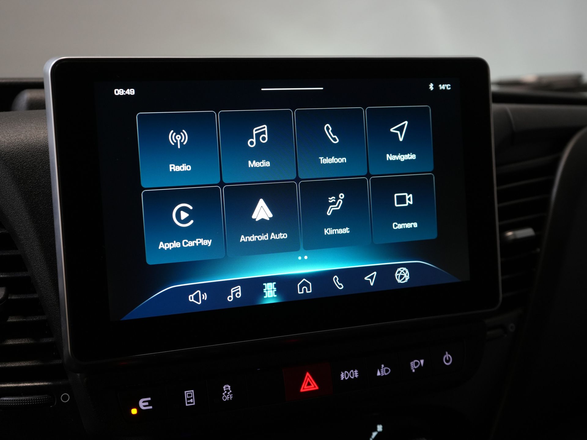 Iveco Daily Van 35S18HV 3.0 180 cv Aut. L4H3 Face Lift/ Sospensioni pneumatiche/ LED/ Fari/ Adapt.Cruise/ Gev.stoel/ Porte 270gr/ Gancio di traino/ Navi/ Clima