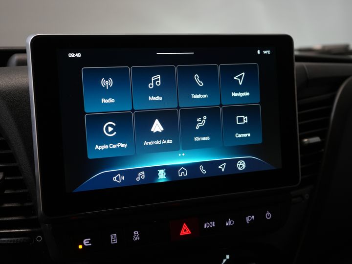 Iveco Daily Van 35S18HV 3.0 180 cv Aut. L4H3 Face Lift/ Sospensioni pneumatiche/ LED/ Fari/ Adapt.Cruise/ Gev.stoel/ Porte 270gr/ Gancio di traino/ Navi/ Clima