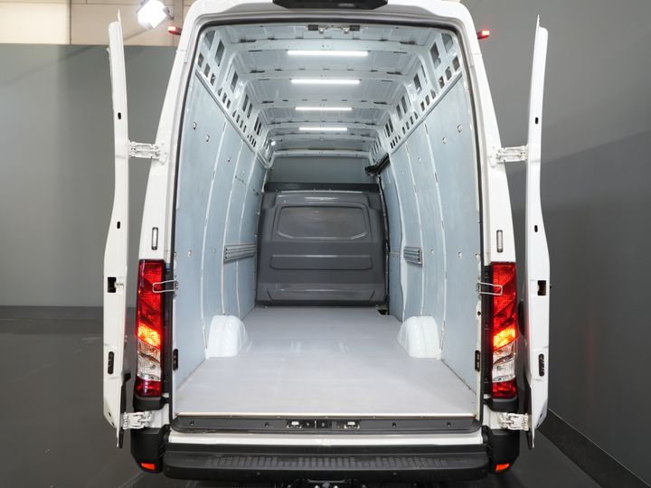 Iveco Daily Van 35S18HV 3.0 180 cv Aut. L4H3 Face Lift/ Sospensioni pneumatiche/ LED/ Fari/ Adapt.Cruise/ Gev.stoel/ Porte 270gr/ Gancio di traino/ Navi/ Clima