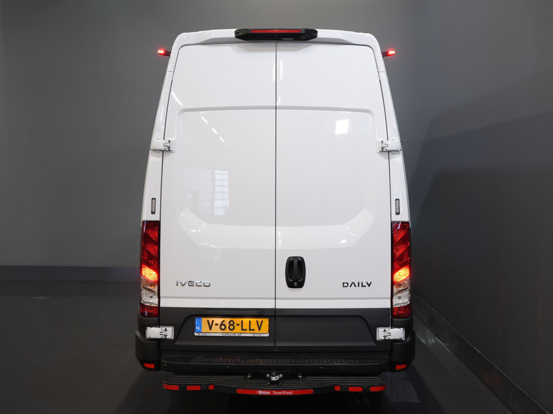 Iveco Daily Van 35S18HV 3.0 180 cv Aut. L4H3 Face Lift/ Sospensioni pneumatiche/ LED/ Fari/ Adapt.Cruise/ Gev.stoel/ Porte 270gr/ Gancio di traino/ Navi/ Clima