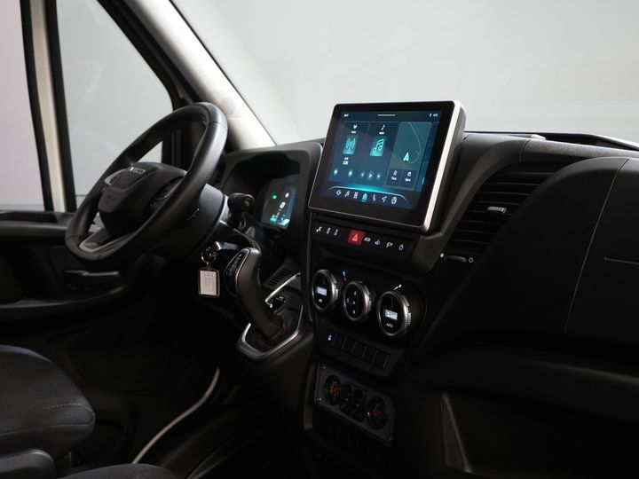 Iveco Daily Van 35S18HV 3.0 180 cv Aut. L4H3 Face Lift/ Sospensioni pneumatiche/ LED/ Fari/ Adapt.Cruise/ Gev.stoel/ Porte 270gr/ Gancio di traino/ Navi/ Clima