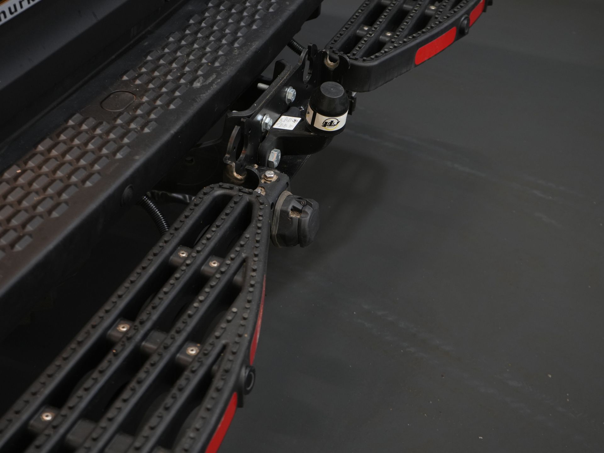 Iveco Daily Van 35S18HV 3.0 180 cv Aut. L4H3 Face Lift/ Sospensioni pneumatiche/ LED/ Fari/ Adapt.Cruise/ Gev.stoel/ Porte 270gr/ Gancio di traino/ Navi/ Clima