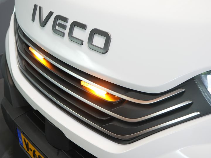 Iveco Daily Van 35S18HV 3.0 180 cv Aut. L4H3 Face Lift/ Sospensioni pneumatiche/ LED/ Fari/ Adapt.Cruise/ Gev.stoel/ Porte 270gr/ Gancio di traino/ Navi/ Clima