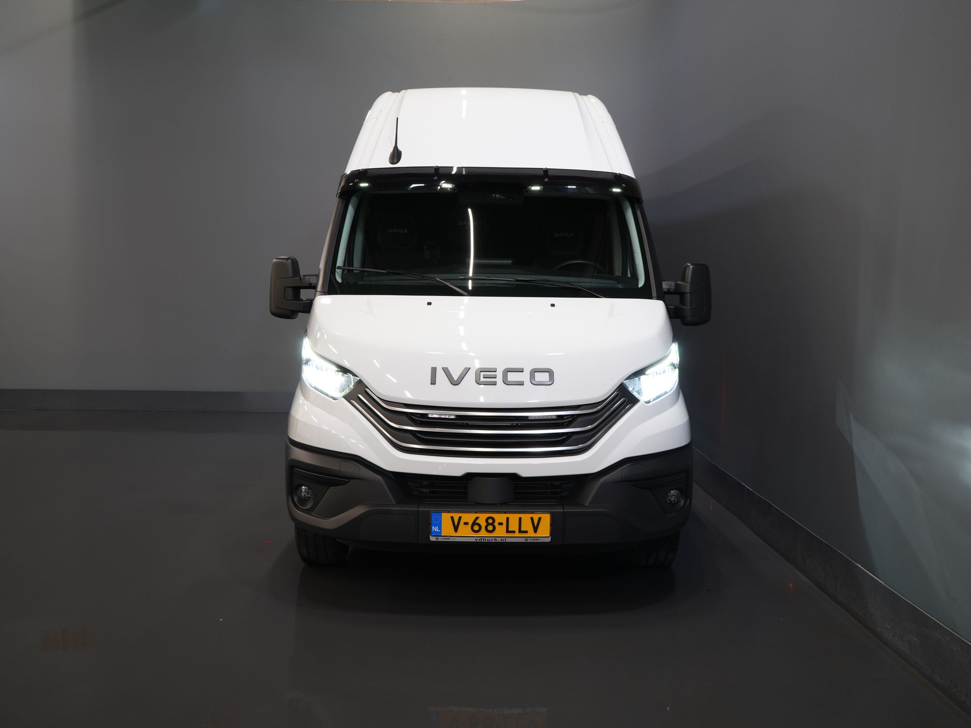Iveco Daily Van 35S18HV 3.0 180 cv Aut. L4H3 Face Lift/ Sospensioni pneumatiche/ LED/ Fari/ Adapt.Cruise/ Gev.stoel/ Porte 270gr/ Gancio di traino/ Navi/ Clima