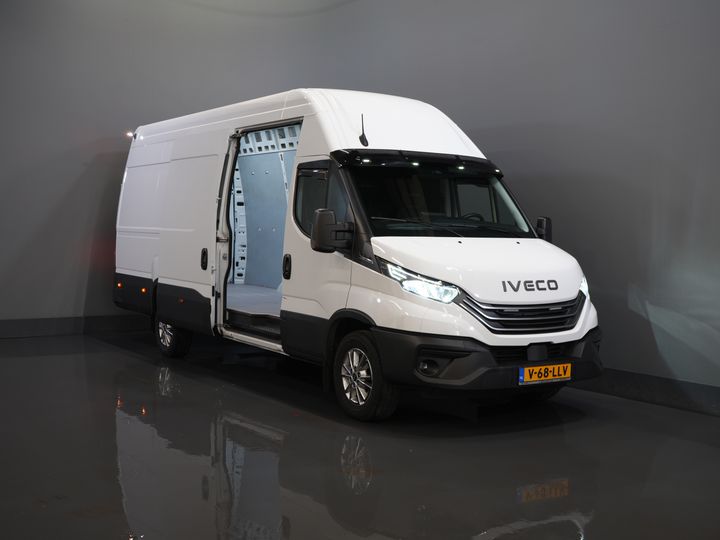 Iveco Daily Van 35S18HV 3.0 180 cv Aut. L4H3 Face Lift/ Sospensioni pneumatiche/ LED/ Fari/ Adapt.Cruise/ Gev.stoel/ Porte 270gr/ Gancio di traino/ Navi/ Clima