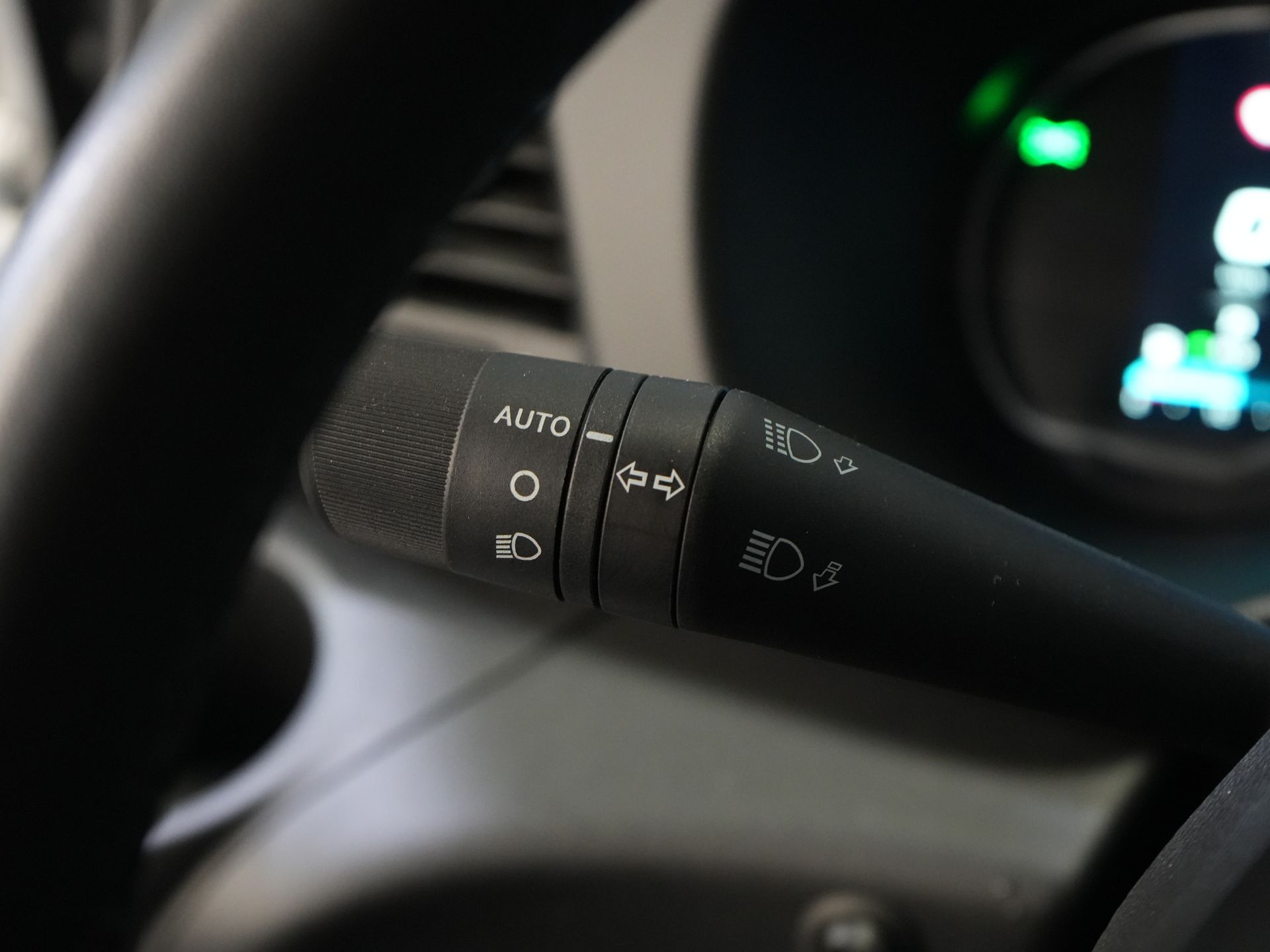 Iveco Daily Van 35S18HV 3.0 180 cv Aut. L4H3 Face Lift/ Sospensioni pneumatiche/ LED/ Fari/ Adapt.Cruise/ Gev.stoel/ Porte 270gr/ Gancio di traino/ Navi/ Clima