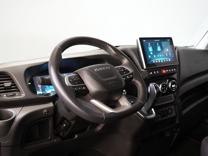 Iveco Daily Van 35S18HV 3.0 180 cv Aut. L4H3 Face Lift/ Sospensioni pneumatiche/ LED/ Fari/ Adapt.Cruise/ Gev.stoel/ Porte 270gr/ Gancio di traino/ Navi/ Clima