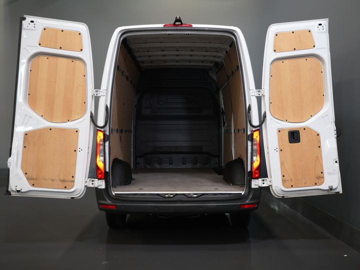 Mercedes-Benz Sprinter Van 317 CDI Aut. L2H2 LED/ Carplay/ Gev.Stoel/ Camera/ Cruise/ PDC/ Airco
